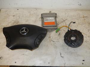 Gebruikte Airbag Set + Module Mercedes Sprinter 3,5t (906.13/906.23) 515 CDI 16V Prijs € 200,00 Margeregeling aangeboden door De Witte Boerderij B.V.