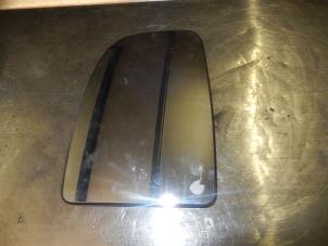 Gebruikte Spiegelglas links Peugeot Boxer (U9) 2.2 HDi 120 Euro 4 Prijs € 25,00 Margeregeling aangeboden door De Witte Boerderij AutoMotive