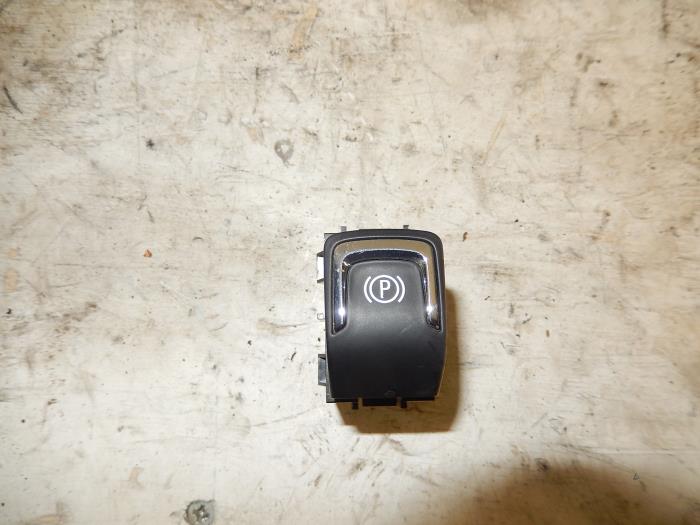 Handrem schakelaar van een Opel Astra J (PC6/PD6/PE6/PF6) 1.3 CDTI 16V EcoFlex 2011