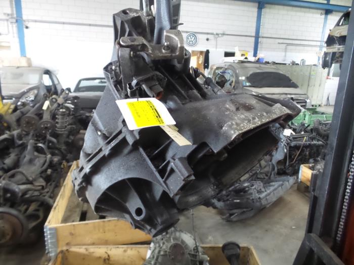 Gebruikte Versnellingsbak Opel Zafira (F75) 2.0 DI 16V Prijs € 450,00 Margeregeling aangeboden door De Witte Boerderij AutoMotive
