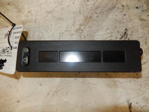 Gebruikte Display Interieur Opel Tigra (75) 1.4i 16V Prijs € 25,00 Margeregeling aangeboden door De Witte Boerderij AutoMotive