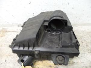 Gebruikte Luchtfilterhuis Opel Vivaro Prijs € 50,00 Margeregeling aangeboden door De Witte Boerderij AutoMotive