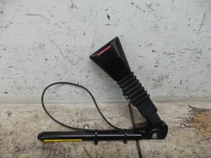 Gebruikte Gordelspanner rechts Opel Astra G Caravan (F35) 2.0 16V Prijs € 25,00 Margeregeling aangeboden door De Witte Boerderij AutoMotive