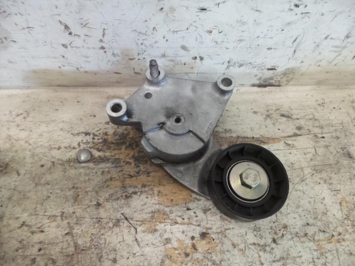 Gebruikte Spanrol Multiriem Peugeot Partner Tepee (7A/B/C/D/E/F/G/J/P/S) 1.6 HDI 75 Prijs € 40,00 Margeregeling aangeboden door De Witte Boerderij AutoMotive