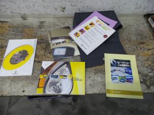 Gebruikte Instructie Boekje Renault Trafic New (FL) 1.9 dCi 100 16V Prijs € 25,00 Margeregeling aangeboden door De Witte Boerderij B.V.