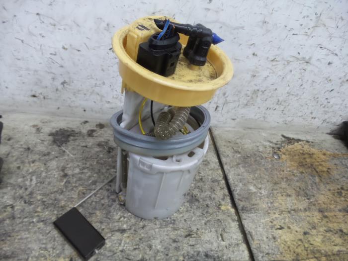 Gebruikte Brandstofpomp Elektrisch Volkswagen Polo Prijs € 15,00 Margeregeling aangeboden door De Witte Boerderij AutoMotive