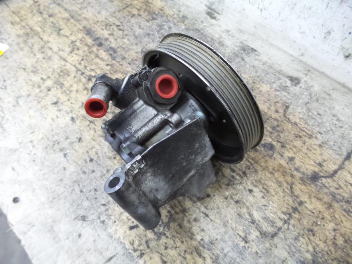 Używane Pomp Servo Audi A6 (C6) 2.4 V6 24V Cena € 100,00 Procedura marży oferowane przez De Witte Boerderij AutoMotive