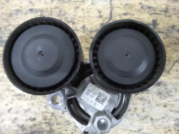 Gebruikte Spanrol Multiriem BMW 4 serie (F32) 430d 3.0 24V Prijs € 30,00 Margeregeling aangeboden door De Witte Boerderij AutoMotive