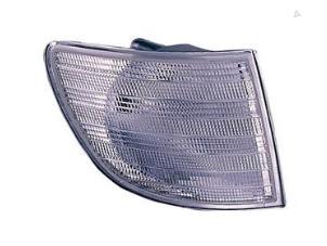 Nieuwe Clignoteur rechts Mercedes Vito Prijs € 8,01 Inclusief btw aangeboden door De Witte Boerderij AutoMotive