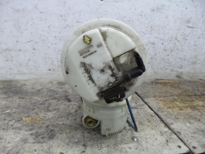 Gebruikte Tank element Pomp Peugeot 206 (2A/C/H/J/S) 2.0 GTI 16V Prijs € 40,00 Margeregeling aangeboden door De Witte Boerderij AutoMotive