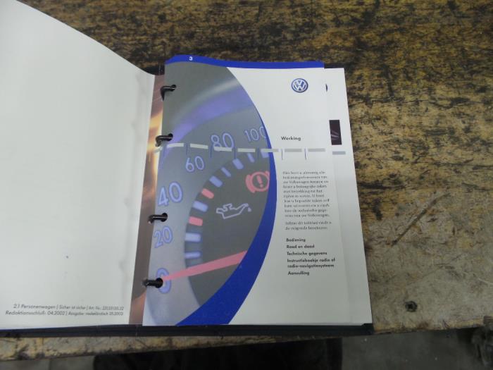 Instructie Boekje van een Volkswagen Golf 2001