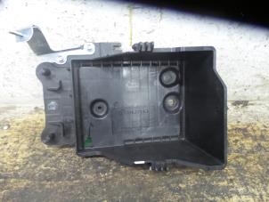 Gebruikte Accubak Mazda CX-3 (DJ/DK) 2.0 SkyActiv-G 120 Prijs € 10,00 Margeregeling aangeboden door De Witte Boerderij AutoMotive