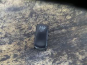 Gebruikte ESP Schakelaar Mercedes C-Klasse Prijs € 10,00 Margeregeling aangeboden door De Witte Boerderij AutoMotive