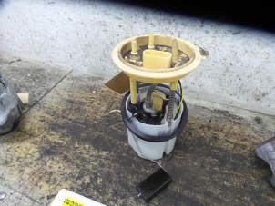 Gebruikte Tank element Pomp Audi A3 Sportback (8PA) 1.6 TDI 16V Prijs € 25,00 Margeregeling aangeboden door De Witte Boerderij AutoMotive