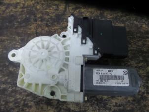 Gebruikte Portierruitmotor Volkswagen Golf Prijs € 15,00 Margeregeling aangeboden door De Witte Boerderij AutoMotive