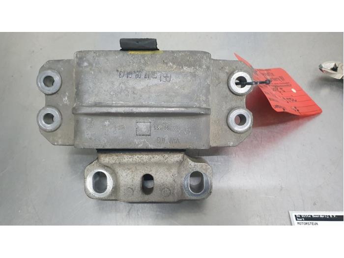 Gebruikte Motorrubber Volkswagen Golf Prijs € 15,00 Margeregeling aangeboden door De Witte Boerderij AutoMotive