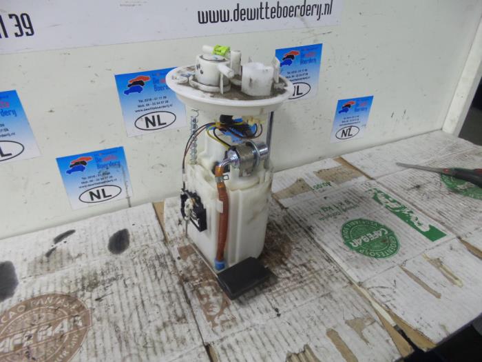 Gebruikte Tank element Pomp Hyundai i10 (F5) 1.2i 16V Prijs € 25,00 Margeregeling aangeboden door De Witte Boerderij AutoMotive