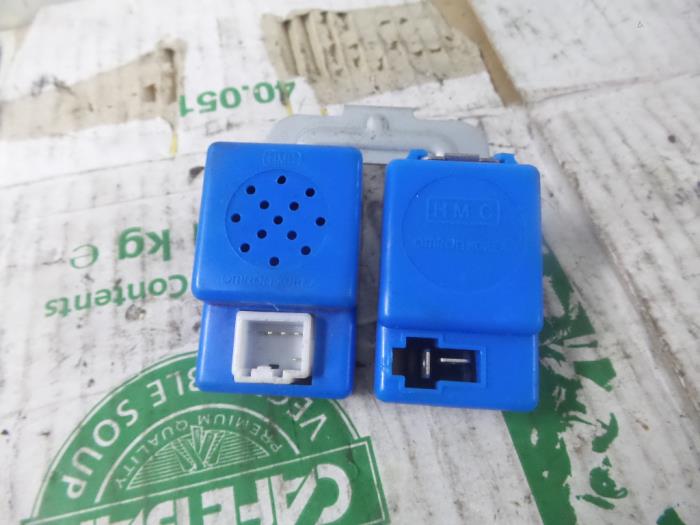 Gebruikte Alarm module Hyundai i10 (F5) 1.2i 16V Prijs € 20,00 Margeregeling aangeboden door De Witte Boerderij AutoMotive