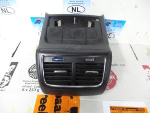 Gebruikte Luchtrooster Dashboard Seat Alhambra (7N) 1.4 TSI 16V Prijs € 35,00 Margeregeling aangeboden door De Witte Boerderij AutoMotive