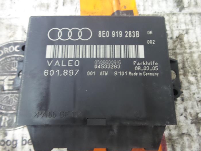 Gebruikte Module PDC Audi A4 Avant (B7) 2.5 TDI V6 24V Prijs € 25,00 Margeregeling aangeboden door De Witte Boerderij AutoMotive