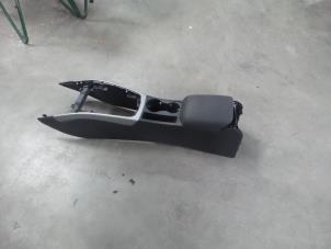 Gebruikte Armleuning Audi A4 Avant (B8) 2.0 TDI 16V Prijs € 100,00 Margeregeling aangeboden door De Witte Boerderij AutoMotive