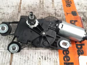 Gebruikte Ruitenwissermotor achter Seat Leon (1P1) 2.0 TDI 16V FR Prijs € 40,00 Margeregeling aangeboden door De Witte Boerderij B.V.