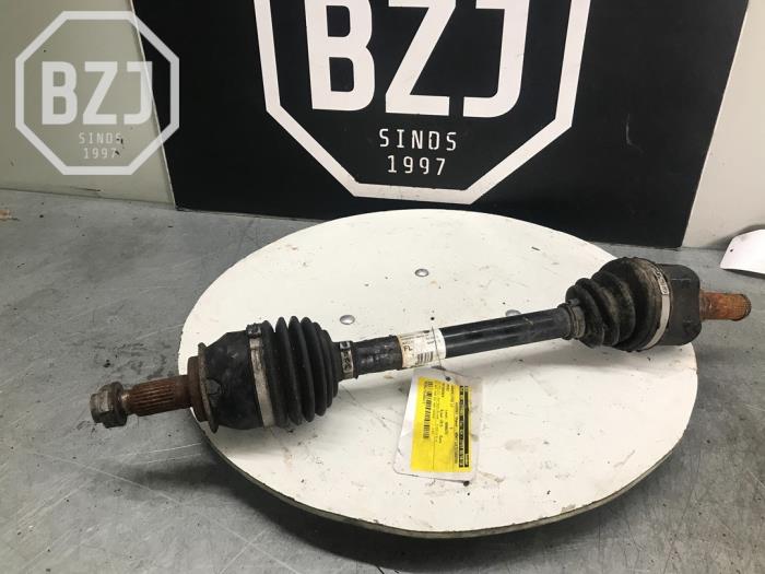 Gebruikte Aandrijfas links-voor Mini Mini Open (R57) 1.6 16V Cooper Prijs € 125,00 Margeregeling aangeboden door BZJ b.v.