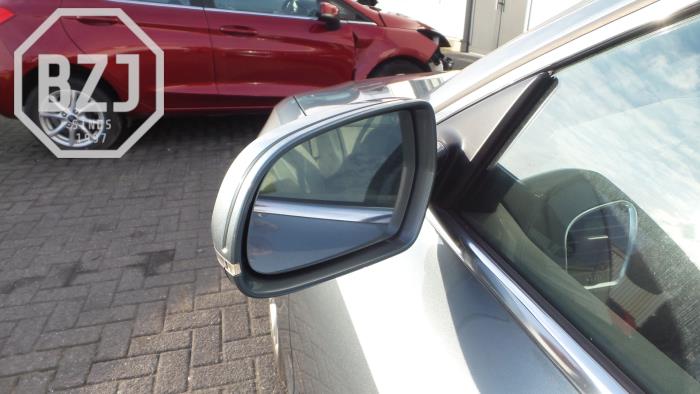 Buitenspiegel links van een Audi A5 2011
