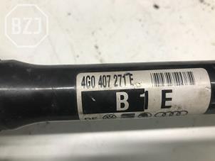 Gebruikte Aandrijfas rechts-voor Audi A6 Prijs € 250,00 Margeregeling aangeboden door BZJ b.v.