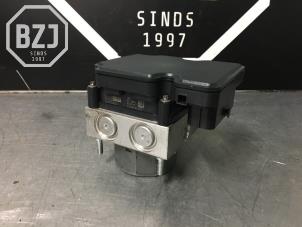 Gebruikte ABS Pomp Renault Captur (2R) 0.9 Energy TCE 12V Prijs € 150,00 Margeregeling aangeboden door BZJ b.v.