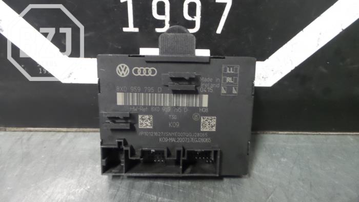 Deur module van een Audi A1 2017