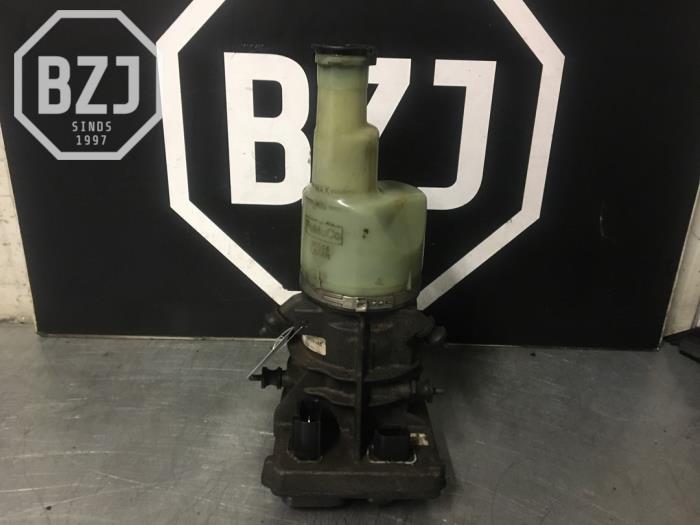 Gebruikte Pomp Servo Ford Mondeo Prijs € 150,00 Margeregeling aangeboden door BZJ b.v.