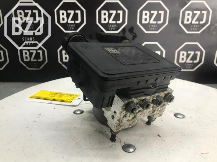 Gebruikte ABS Pomp Volkswagen Golf VII (AUA) 2.0 TDI 16V Prijs € 100,00 Margeregeling aangeboden door BZJ b.v.