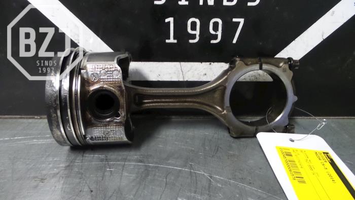 Gebruikte Zuiger Mazda CX-5 Prijs op aanvraag aangeboden door BZJ b.v.