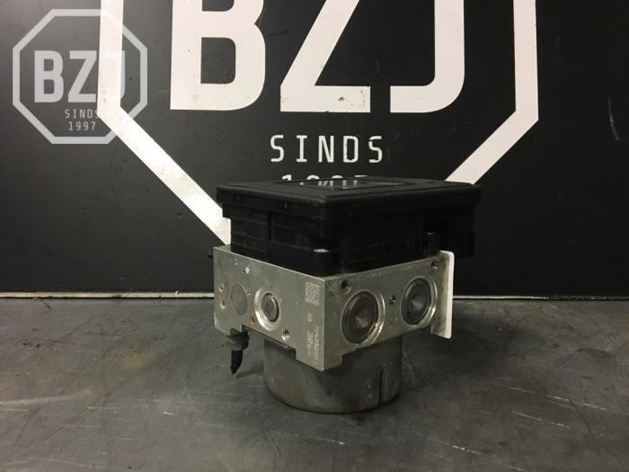 Gebruikte ABS Pomp Audi A3 Sportback (8VA/8VF) 2.0 TFSI Ultra 16V Prijs op aanvraag aangeboden door BZJ b.v.