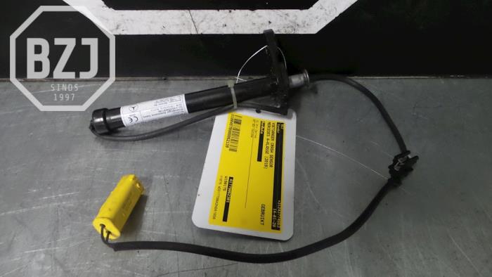 Voetganger Crash sensor van een Mercedes-Benz A (177.0) 1.3 A-180 Turbo 16V 2019