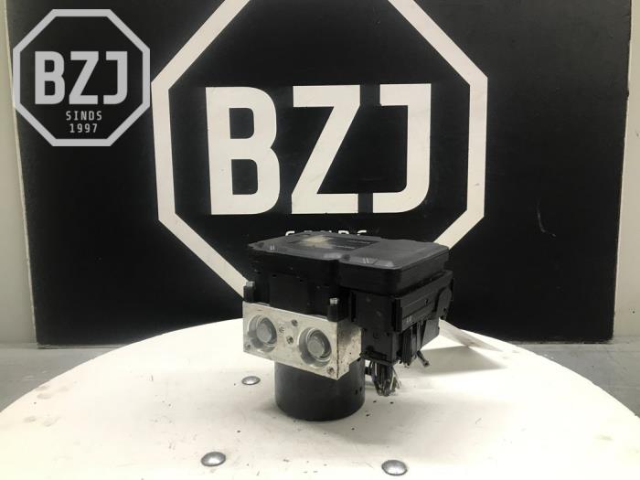 Gebruikte ABS Pomp Ford Kuga II (DM2) 2.0 TDCi 16V 180 4x4 Prijs op aanvraag aangeboden door BZJ b.v.