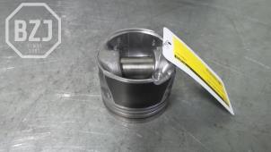 Gebruikte Zuiger Hyundai Santafe Prijs op aanvraag aangeboden door BZJ b.v.