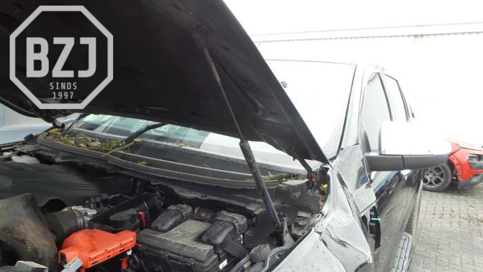 Gasdemper Motorkap links van een Ford Ranger 3.2 TDCI 20V 200 4x4 2016
