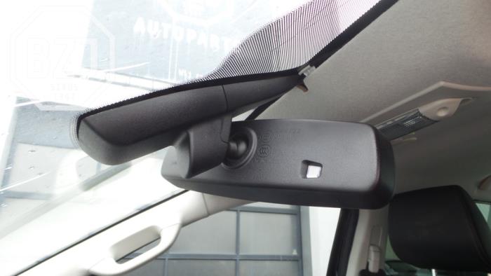 Spiegel binnen van een Ford Ranger 3.2 TDCI 20V 200 4x4 2016