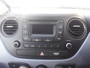 Gebruikte Radio CD Speler Hyundai i10 (B5) 1.0 12V Prijs op aanvraag aangeboden door BZJ b.v.