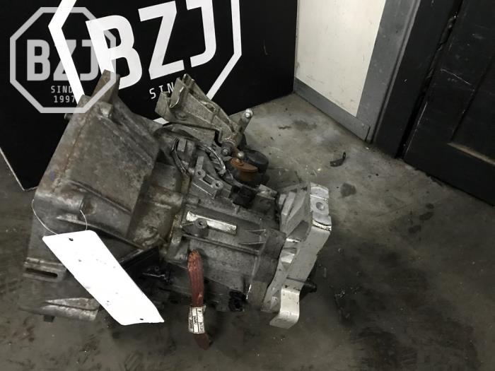 Versnellingsbak van een Fiat 500 Abarth 2013