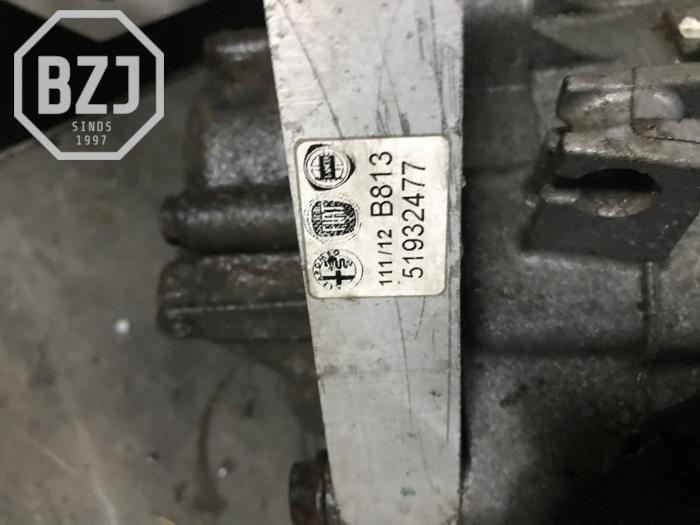 Versnellingsbak van een Fiat 500 Abarth 2013