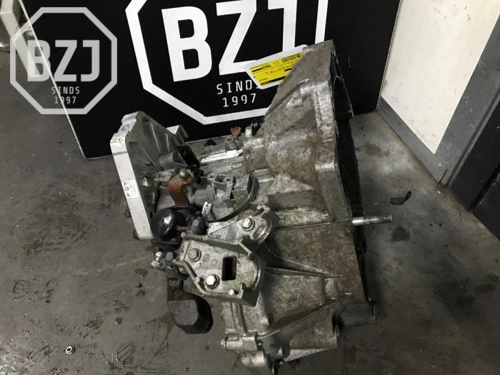 Versnellingsbak van een Fiat 500 Abarth 2013