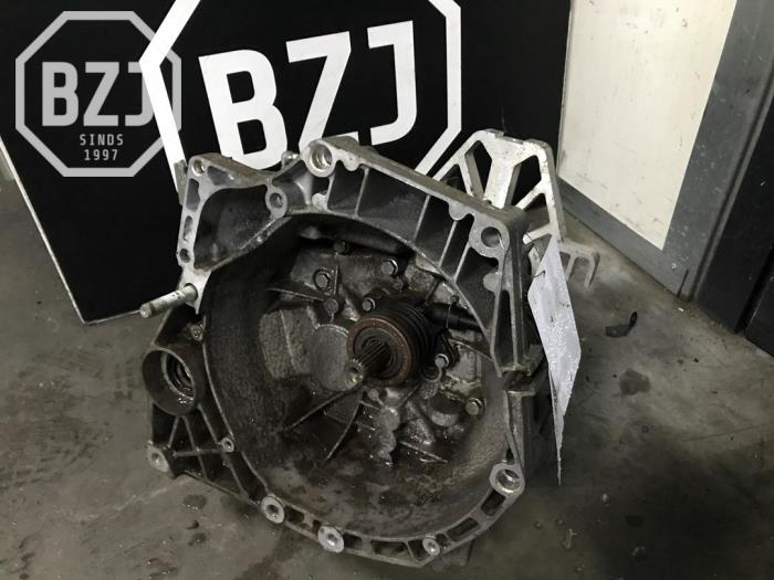 Versnellingsbak van een Fiat 500 Abarth 2013