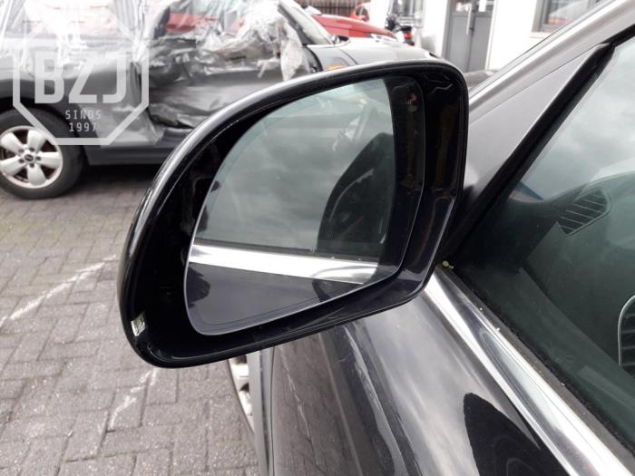 Buitenspiegel links van een Audi A4 Allroad Quattro (B8) 2.0 TDI 16V 2014