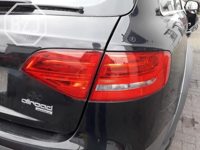 Achterlicht rechts van een Audi A4 Allroad Quattro (B8) 2.0 TDI 16V 2014