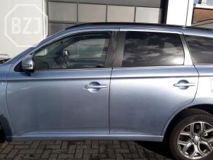 Gebruikte B-stijl links Mitsubishi Outlander (GF/GG) 2.0 16V PHEV 4x4 Prijs op aanvraag aangeboden door BZJ b.v.