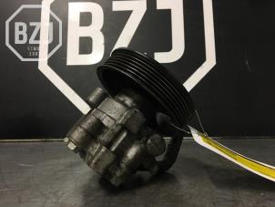 Gebruikte Pomp Servo Hyundai Santa Fe II (CM) 2.2 CRDi 16V 4x4 Prijs op aanvraag aangeboden door BZJ b.v.