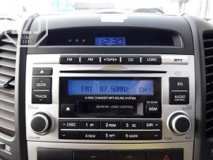 Gebruikte Radio CD Speler Hyundai Santa Fe II (CM) 2.2 CRDi 16V 4x4 Prijs op aanvraag aangeboden door BZJ b.v.
